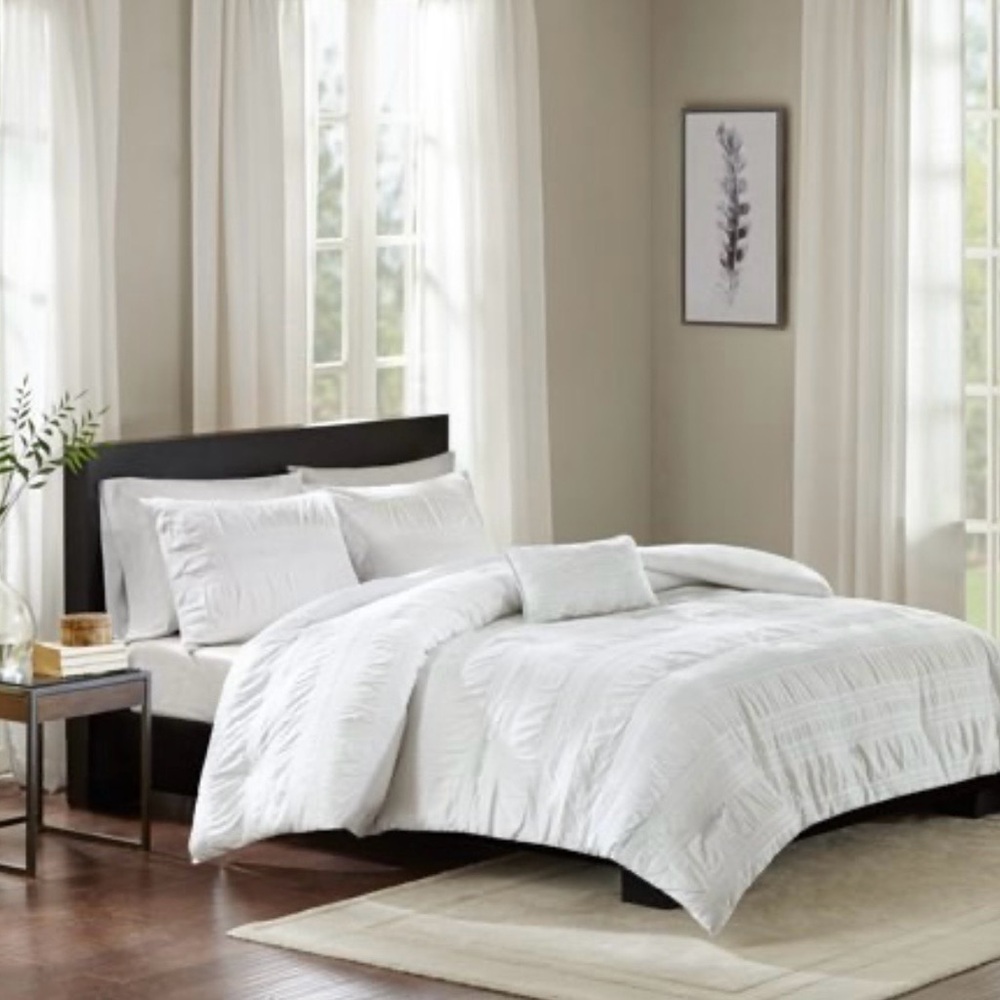 Madison Park Kate White Cotton Seersucker Duvet Cover Set Queen